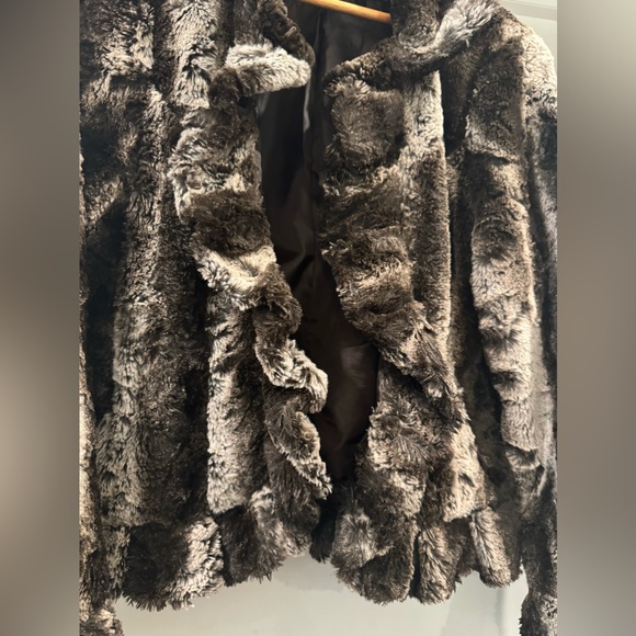 Faux Fur Coat - Picture 4 of 5